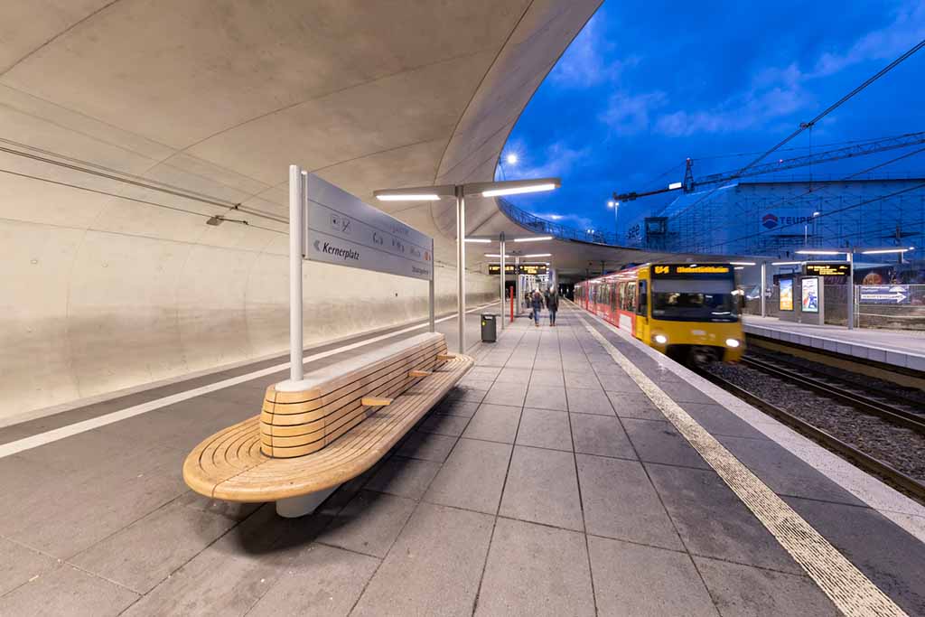 LED-Beleuchtung mit modernem Lichtkonzept - Haltestelle Staatsgalerie Stuttgart