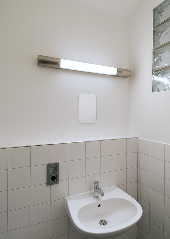 WC-Anlage mit einer ZUG AL Leuchte