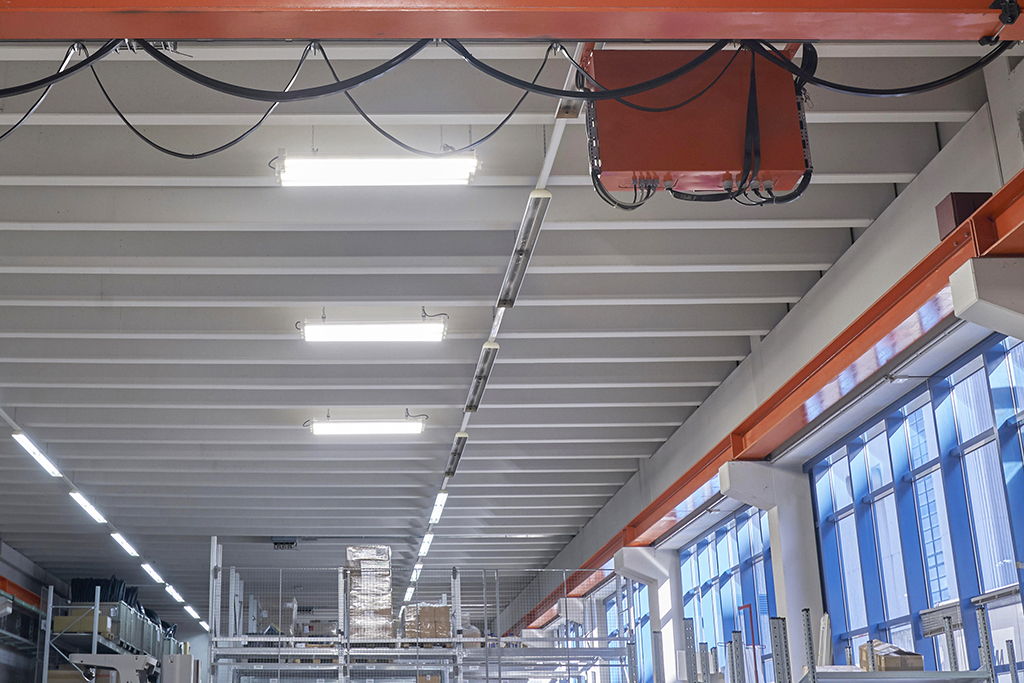 4-lamp ERFURT LED luminaires in the main warehouse provide excellent illumination.