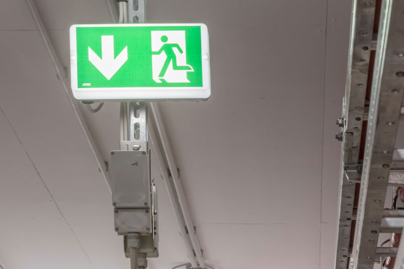4.	SCHÖNEFELD emergency light as part of the industrial luminares at the Köhlbrandhöft wastewater treatment plant, centrally controlled and maintenance-free.