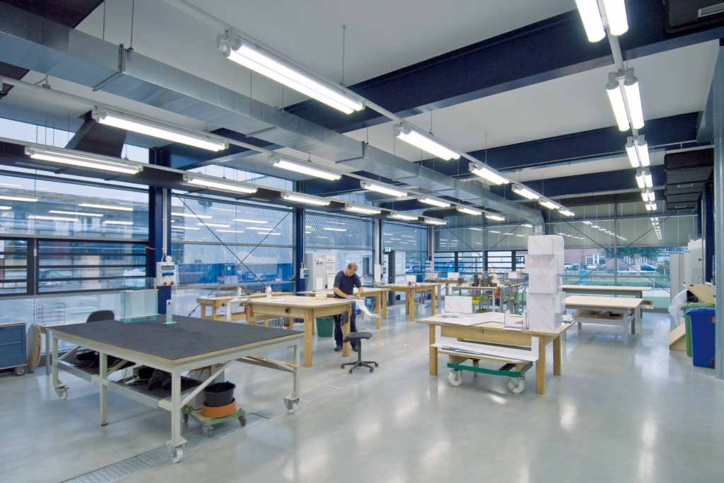 Trunking systems and mounting rails
